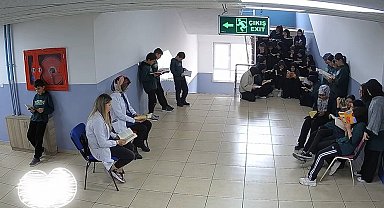 Öğretmenlerin sessiz kitap okuma deneyi öğrencilere örnek oldu