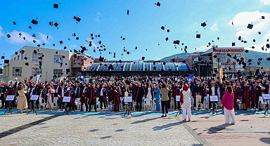 OMÜ Mühendislik Fakültesi mezunlarını geleceğe uğurladı