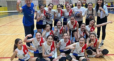 Onikişubat Belediyespor Midi Kız Voleybol Takımı Türkiye Şampiyonası yolunda
