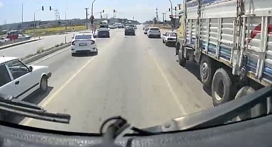 Osmaniye'de itfaiye aracına fermuar sistemiyle geçiş koridoru oluşturdular