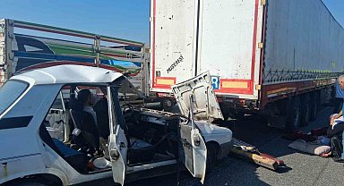 Osmaniye'de otomobil tıra çarptı: 3'ü çocuk 5 yaralı