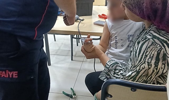 Osmaniye'de parmağı duş başlığına sıkışan çocuğu itfaiye kurtardı