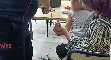 Osmaniye'de parmağı duş başlığına sıkışan çocuğu itfaiye kurtardı