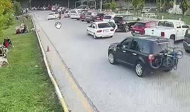 Otomobil ile motosiklet çarpıştı