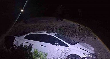 Otomobil su kanalına düştü: 1'i ağır 2 yaralı