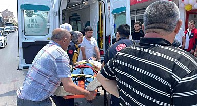 Otomobille çarpışan motosikletin sürücüsü yaralandı
