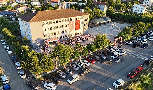 Özel öğrencilerin mezuniyet sevinci