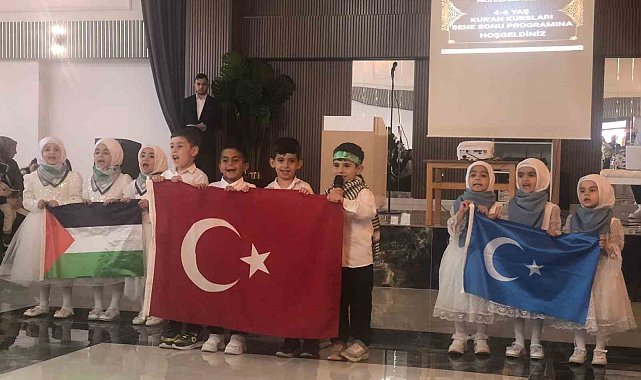Palu'da Kur'an kursu öğrencilerinin mezuniyet sevinci