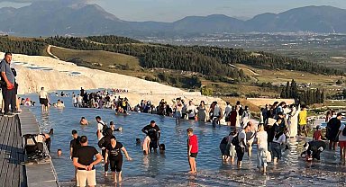 Pamukkale bayramda 113 bin ziyaretçiyi ağırladı