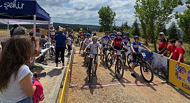 Pedal sporcuları Eskişehir'de podyum için yarıştı