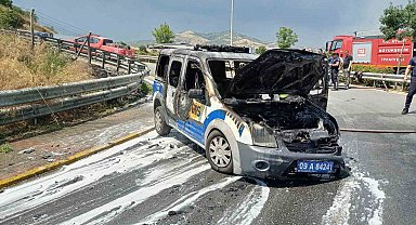 Polis aracı alevlere teslim oldu
