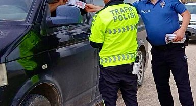 Polis ekipleri araçları tek tek bilgilendirdi
