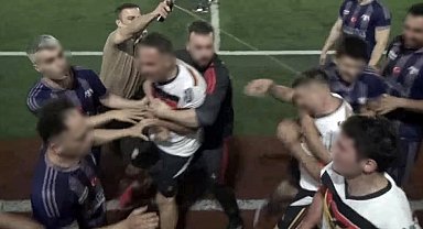 Polislerin oynadığı maçta yumruklar konuştu, arbede biber gazıyla son buldu