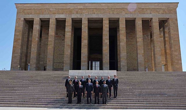 Polonya Cumhurbaşkanı Nawrocki, Anıtkabir'i ziyaret etti