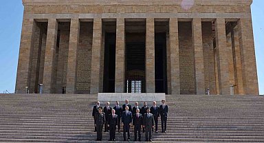 Polonya Cumhurbaşkanı Nawrocki, Anıtkabir'i ziyaret etti