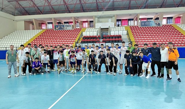 Porsuk Spor Salonu'nda 2. Küme Futsal Genç A Erkekler müsabakaları tamamlandı