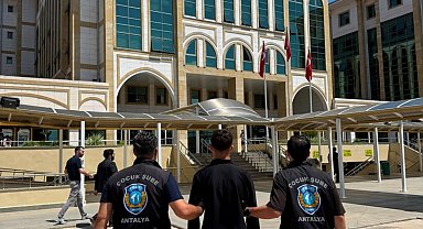 "12'den sonra Antalya'da devlet biziz' diye paylaşım yaptı, gece operasyonuyla yakalandı