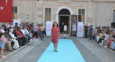 "Sinop Kırmızısı" defilesine büyük ilgi