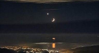 Rize semalarında ay yıldızlı eşsiz görüntü