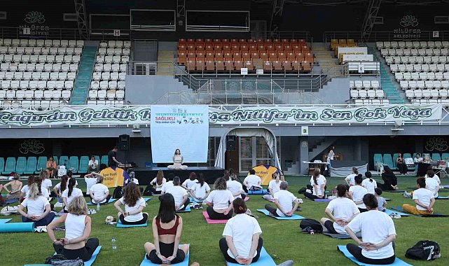 Sağlıklı yaşlanma için yoga yaptılar