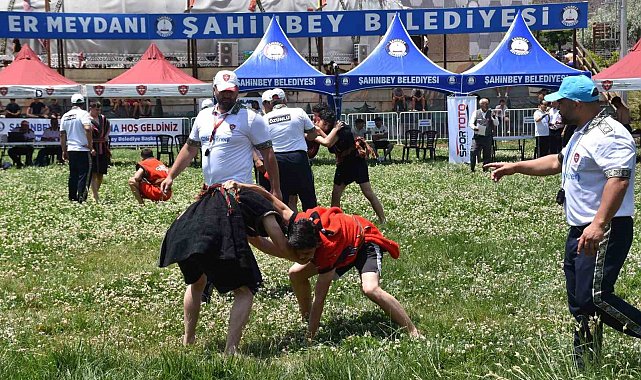 Şahinbey, Okul Sporları Aba Güreşi Türkiye Şampiyonası'na ev sahipliği yaptı