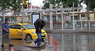Sakarya'da yağış hayatı olumsuz etkiledi
