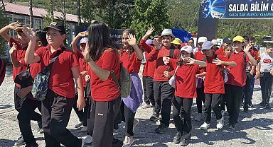 Salda Gölü kıyısında bilim şöleni: Öğrenciler ve bilim insanları bir araya geldi