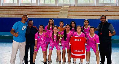 Salihli Sosyal Bilimler Lisesi'nden çifte şampiyonluk