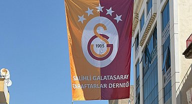 Salihli'de caddelere şampiyon Galatasaray bayrakları asıldı