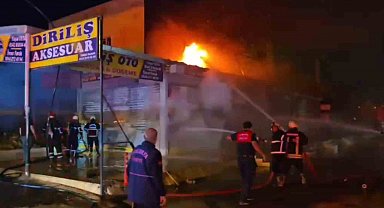 Şanlıurfa'da iki iş yerinde çıkan yangın kontrol altına alındı