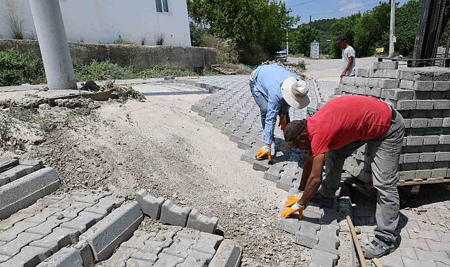 Şehzadeler'de 20 bin metrekare kilit parke taşı döşenecek