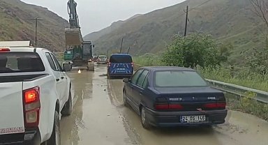 Selin kapattığı Erzincan-Kemah yolu yeniden ulaşıma açıldı
