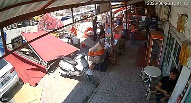 Serik'te hortum paniği: Tente müşterilerin üzerine çöktü, facia saniyelerle atlatıldı
