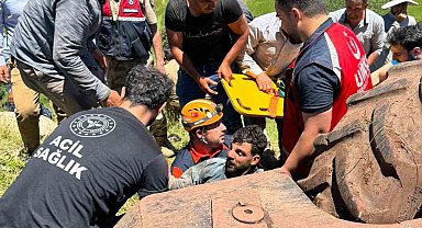 Siirt'te traktörün altında kalan sürücü ağır yaralandı