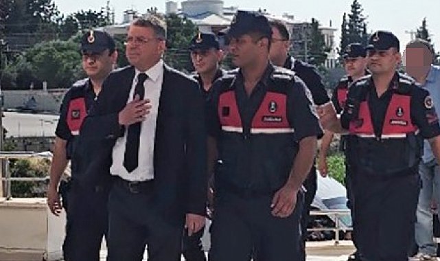 Silifke Belediyesi'ne yönelik 'rüşvet' soruşturmasında belediye başkanı ile birlikte 8 kişi tutuklandı
