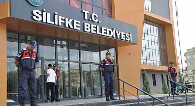 Silifke Belediyesine yolsuzluk operasyonu: Başkan Mustafa Turgut dahil 18 kişi gözaltında