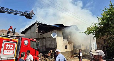 Simav Aksaz köyünde korkutan yangın