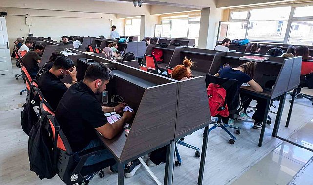 Sınav maratonundaki gençlere Turhal Belediyesi'nden modern çalışma merkezi