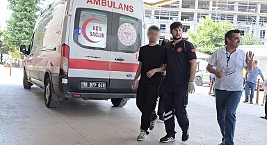 Sınavda rahatsızlanan genç ambulansla hastaneye sevk edildi