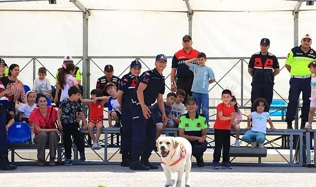 Sinop jandarması minik misafirlerini ağırladı