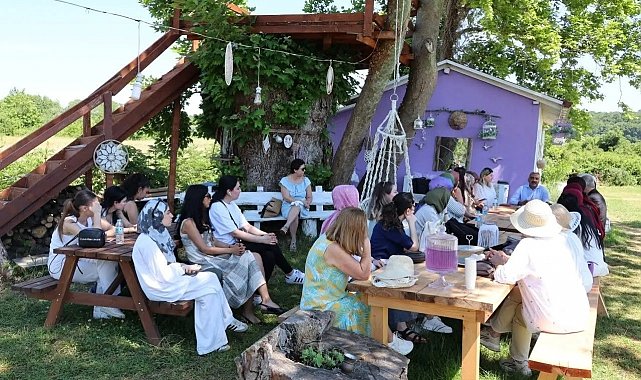 Sinop'ta lavanta bahçesinde bilimsel söyleşi