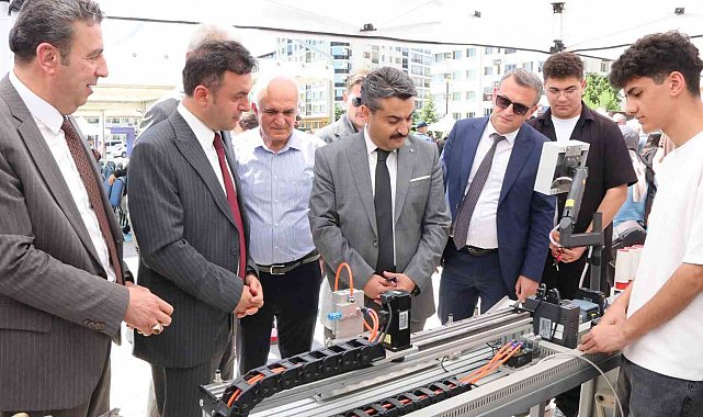 Sivas'ta Mesleki ve Teknik Eğitim Okulları Tanıtım Şenliği Düzenlendi