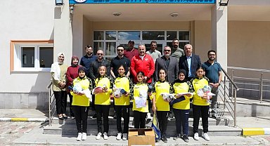 Sivas'ta spor yapan okullara malzeme desteği