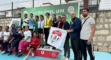 Sivaslı atletler Kütahya'da Sivas rüzgârı estirdi