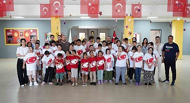 Spor festivali, özel ihtiyaçlı öğrencilerin yüzünü güldürdü