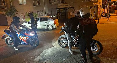 Tacize kadar varan sorunların olduğu sokakta polis denetimi