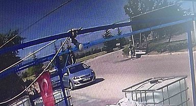 Takla atan Tofaş refüje devrildi: 2 yaralı