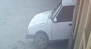 Tamir etmek istediği otomobilin altında kaldı