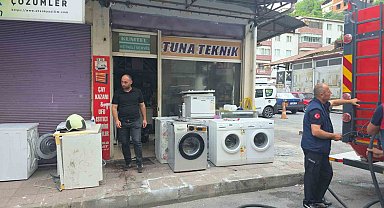 Tamircinin deposunda çıkan yangın korkuttu