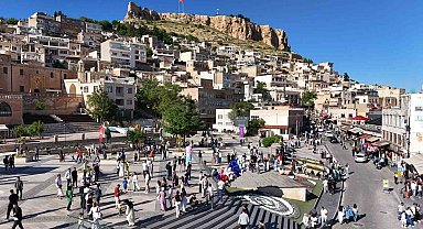 Tarihi kent Mardin, bayramda turistlerin gözdesi oldu